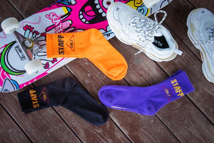 原創字母襪韓國ulzzang滑板襪 嘻哈潮襪 超火紫色襪子 男女襪