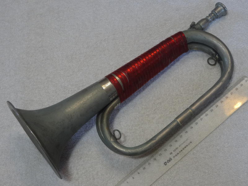 銅製喇叭(1)~號角~最長約35CM~含吹嘴~懷舊.擺飾.道具