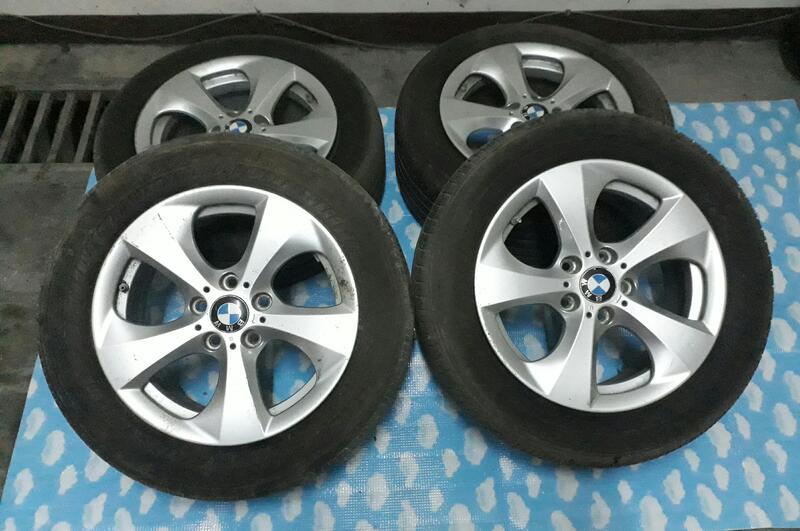 BMW E60 大五 原廠17吋五爪鋁圈含輪胎，便宜賣。