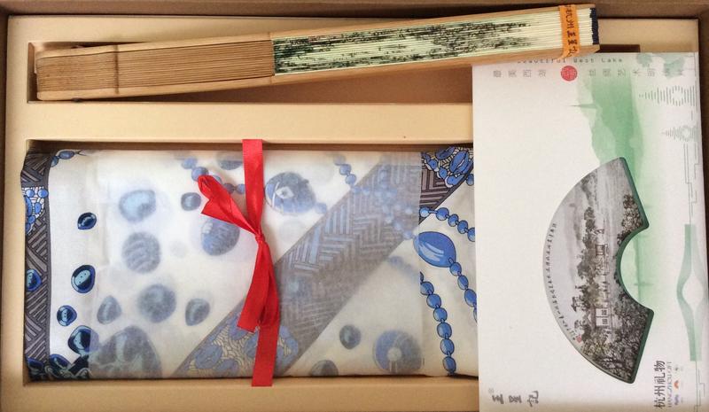 王星記絲綢藝術杭州西湖折扇，明信片，絲巾