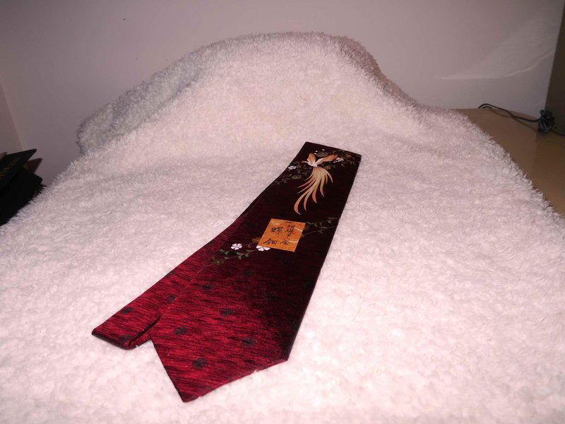 朋友遊京都西陣織會館買的領帶--很有質感與喜氣