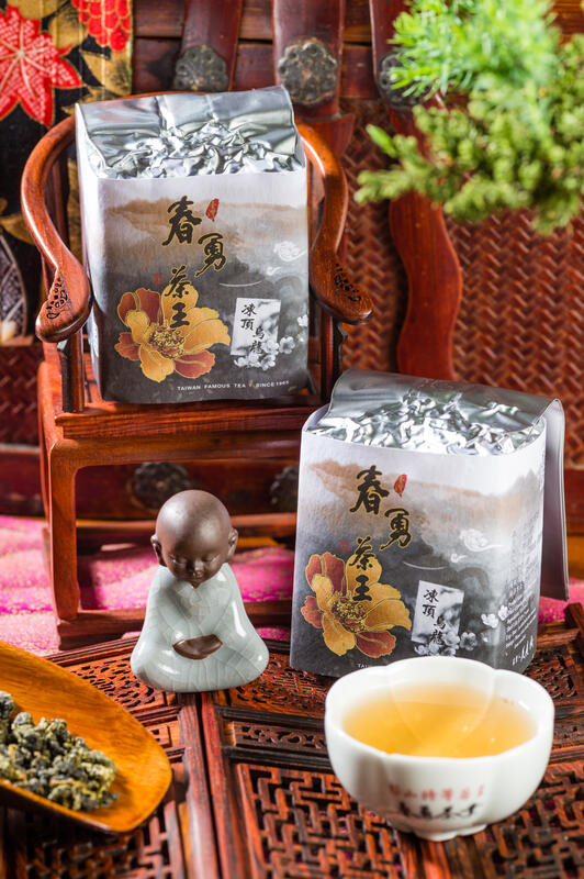 茶農自產~凍頂熟香烏龍 遵循古老的培龍烘焙方式 ~
