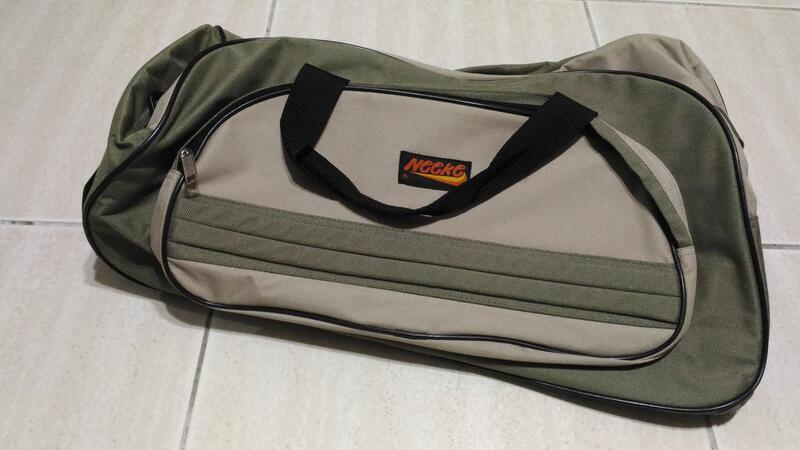 帆布旅行袋，尺寸: 54x25x30(高)公分，全新，未使用，有把手與輪子