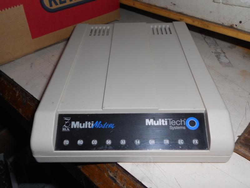 Multi   MultiModem   Multi-Tech  MT5634ZBA （後）