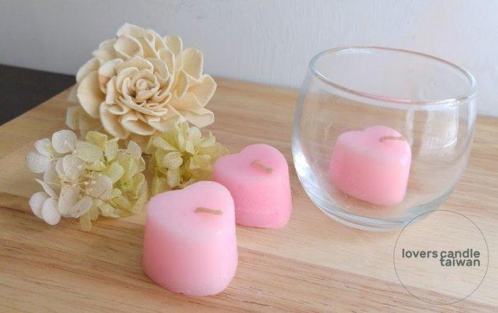 1入 粉紅小愛心蠟燭+小圓玻璃燭杯(無毒、低溫安全、燃燒時間長)【排字/婚禮/求婚/情人節】