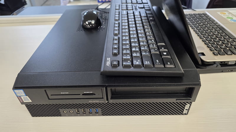 Intel i7-8700@3.2 GHz / 16GB / 512GSSD + 1TB HDD / Win11pro | 露天