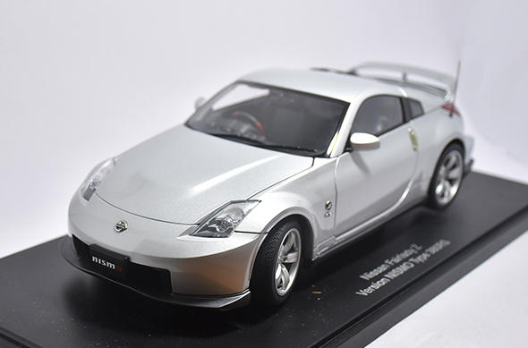 Autoart 1/18。Nissan Fairlady Z Version Nismo Type 380RS 銀頂原盒