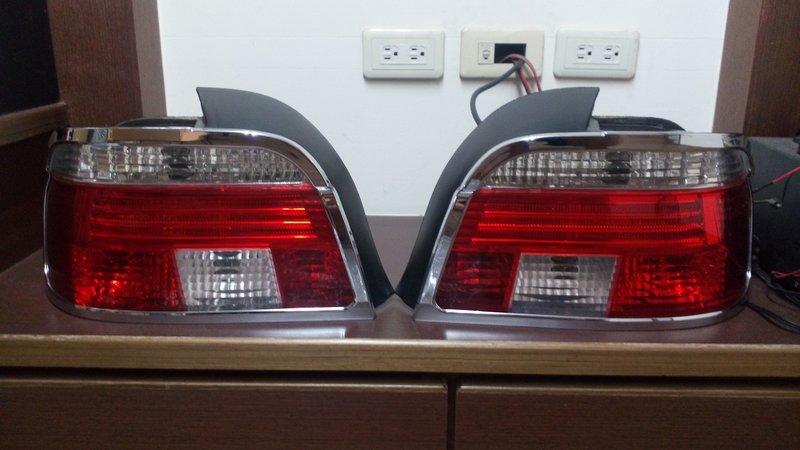 售 BMW E39 尾燈 燈殼DEPO 原廠燈座電路板 含 鍍鉻框 一組含運費