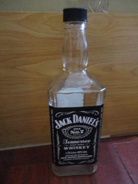 Jack Daniel's 美國傑克丹尼田納西威士忌 1.75LITRE 空酒瓶