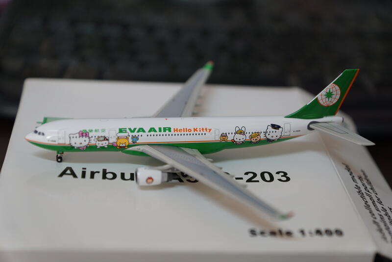 1:400 EVA AIR 長榮航空A330-203 第一代Hello Kitty B-16309 Phoenix