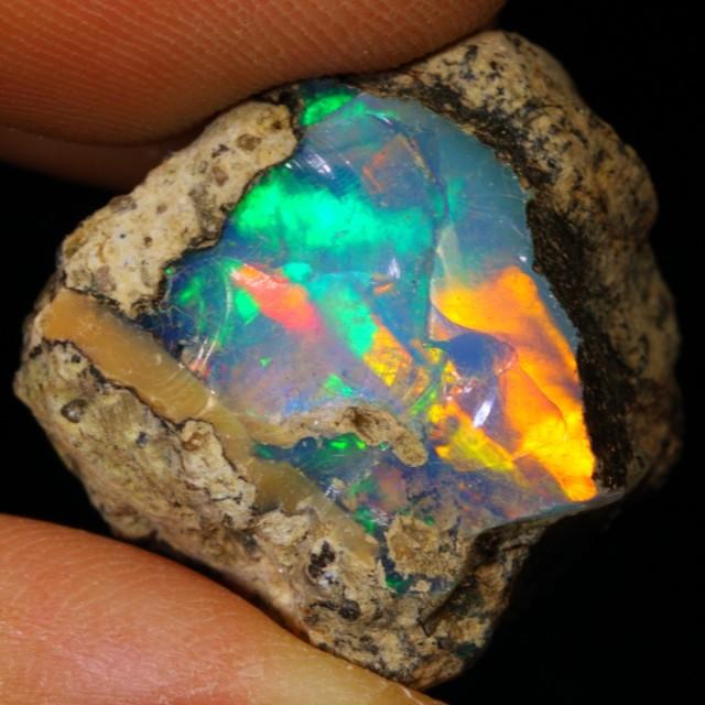 蛋白原石[M1602-S1362-50]+華麗的! 25.0 cts 100％天然無燒 金屬霓虹色彩富遊彩 蛋白原石