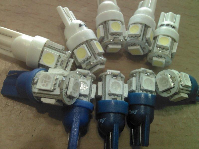 T10  T-10  小燈角燈儀表板炸彈  LED  5晶片  白光..藍光
