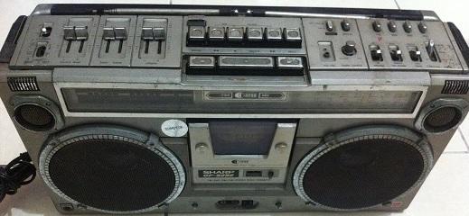 市面稀少古董收音機日本製SHARP GF-9292X四波段收錄音機（初步測試FM可以收音,卡帶故障）
