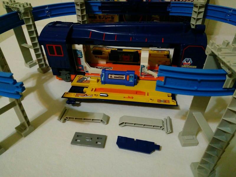 Tomy Tomica D51 Time station 吊掛式䌫車 d5123 monorail