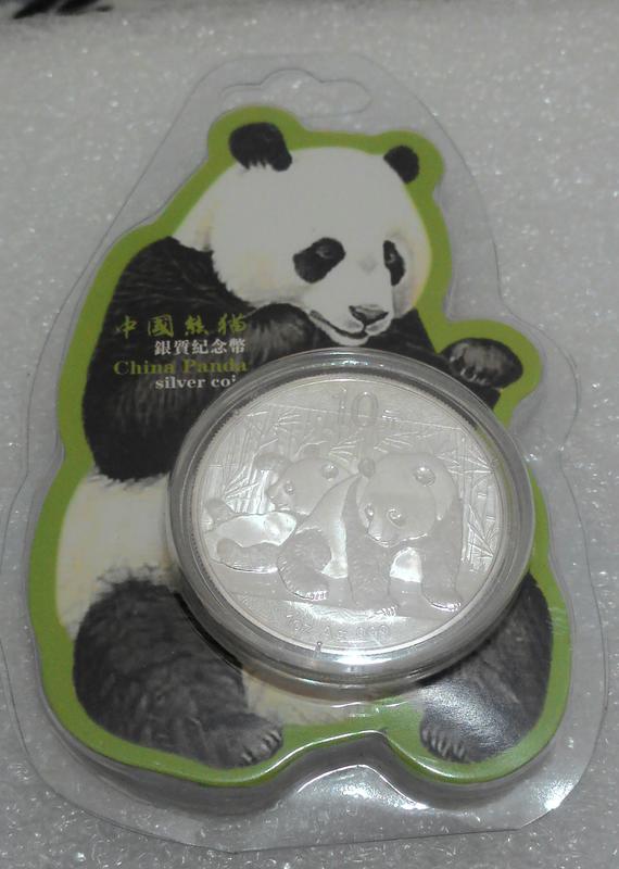中國大陸2010年熊貓銀幣一盎司純銀。