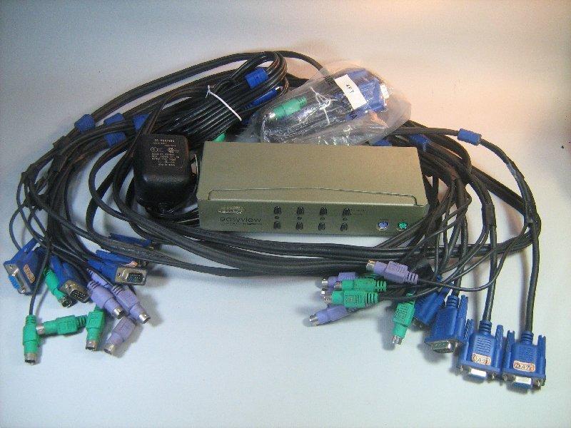 ATAKE  AP2-DT104  4-port VGA-PS2滑鼠,PS2鍵盤  KVM切換器(附6ft約1.8米聯接線4條,及4ft約1.2米聯接線2條)