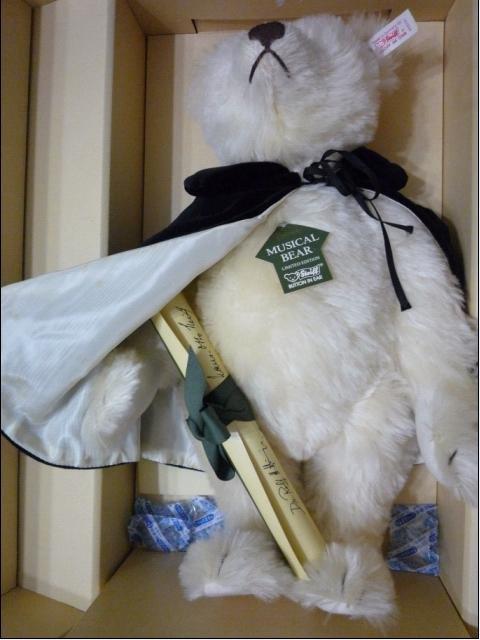 Steiff Edwardian Opera Bear (1374/2000)