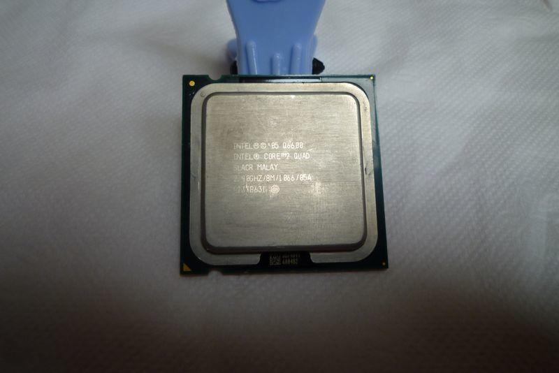 Intel Core 2 Quad Q6600 2.4G 8M 1066mhz LGA 775 腳位 四核心 CPU