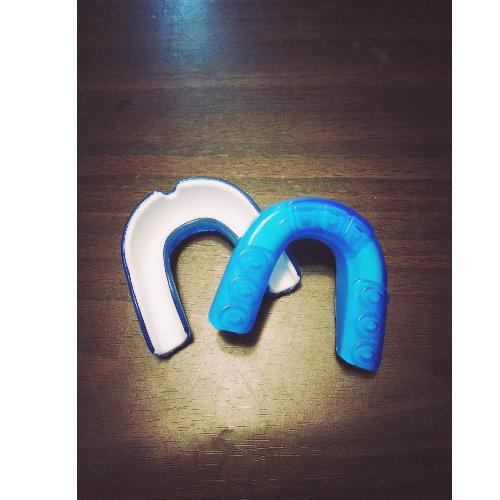 外銷歐美之雙色防磨牙套/單層軟式護牙套 冰透藍 (1牙套+1NG收納盒)