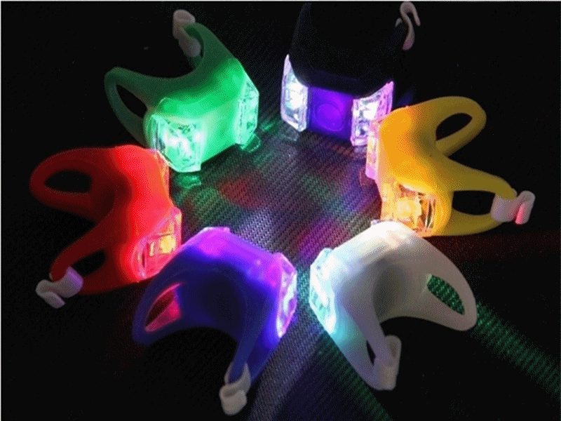 【珍愛頌】B104 第六代青蛙燈 買1送2電池 雙眼燈 警示燈 營繩燈 露營燈 營釘燈 帳篷燈 尾燈 後燈 自行車燈