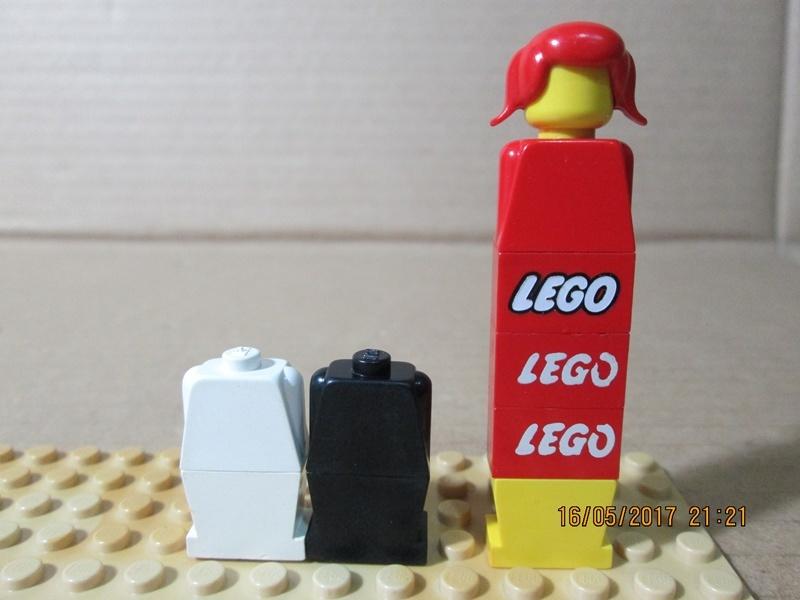 樂高 LEGO 1975年 舊版人偶2隻 中古品 如圖  有明顯把玩的傷痕