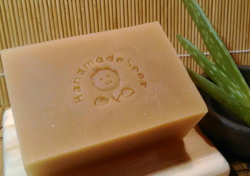 酪梨蘆薈皂《自然生活》／冷製手工皂／非皂基／植物油／沐浴皂