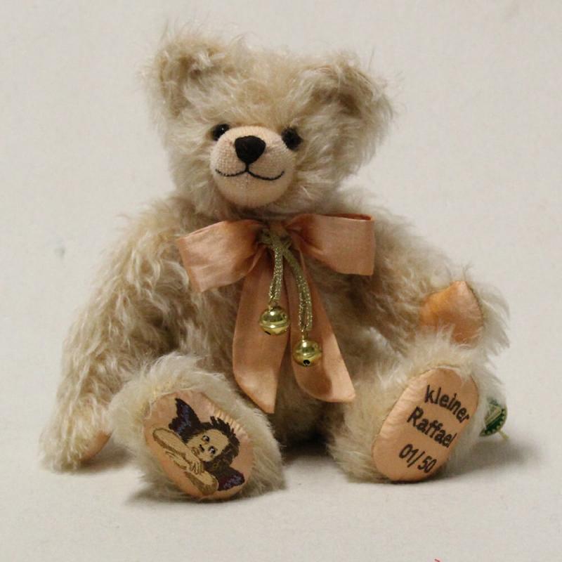 白色貴族 Hermann Spielwaren 綠標泰迪熊~~拉斐爾小熊 (市價約7980元)