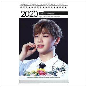 【 特價 】Wanna One Kang Daniel 姜丹尼爾 韓國進口 2020 ~ 2021 直立式照片桌曆
