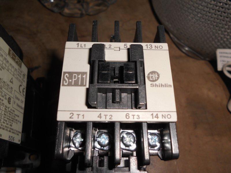 士林 電磁接觸器 S-P11 電壓200- 220V 3HP電磁開關 AP-20  AP-11 AP-20 APS-11