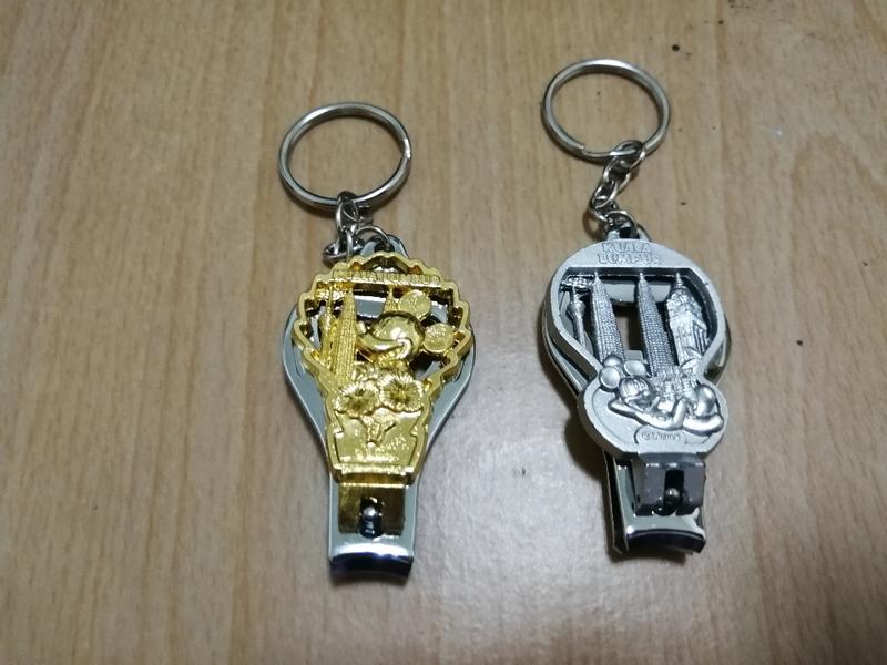 《馬來西亞 雙子星米奇鑰匙圈》旅遊紀念品 指甲刀/酒瓶器 金銀2色各一