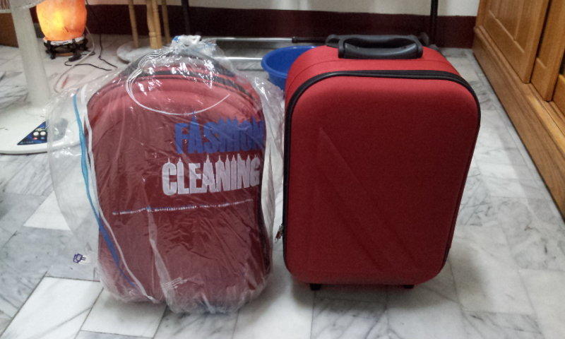剩一個 紅色 方形  素色 行李箱 登機箱 旅行箱