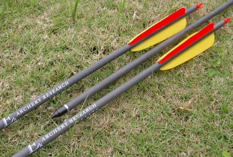 箭簇弓箭器材 碳纖箭(可換式箭頭) 搭配4英吋羽片 (複合弓/射箭器材/反曲弓/傳統弓)