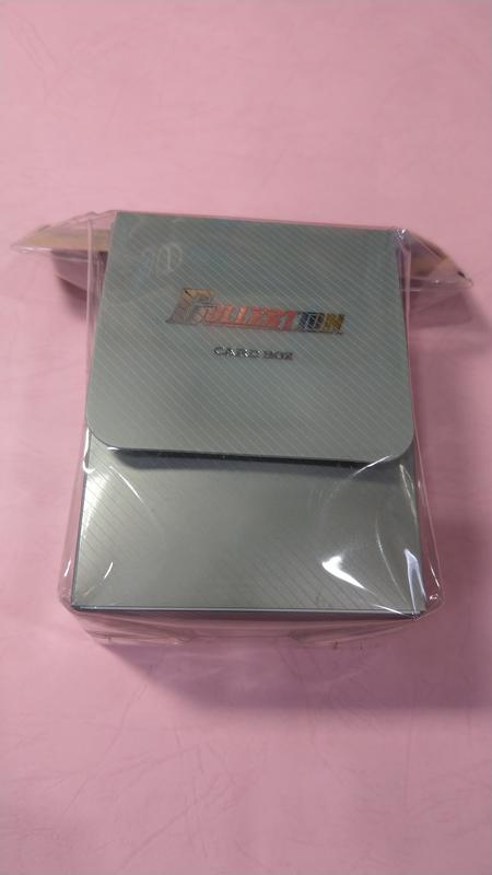 遊戲王 現貨 直式標準卡盒 7.3*9.6*5.2 CM 約可放70張卡(金屬銀)收納盒．收集盒(全新)郵寄運費80元