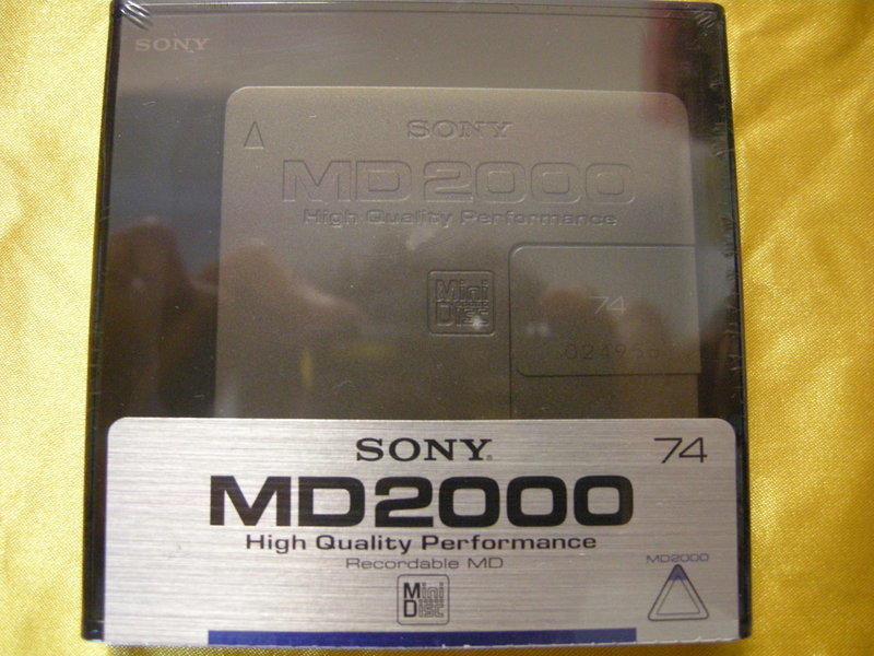 SONY MD2000  可錄式74分鐘MD空白片 2000年限量發行版頂級片 *大型外盒,絕版真品,序號024956