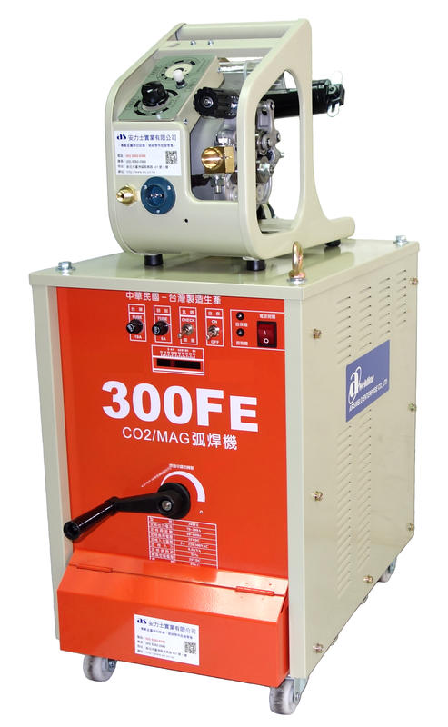 300FE 傳統碳刷式CO2焊接機