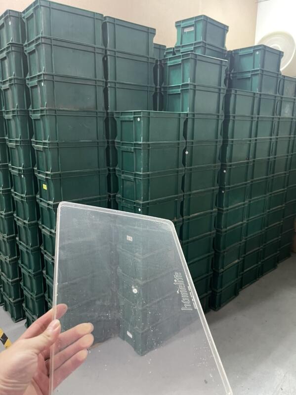 豆芽箱(附排水孔加透明蓋子,草莓箱,10號水果箱,零件箱,工具盒,工作箱,物流箱,深綠色.加蓋子*25*35*17公分.