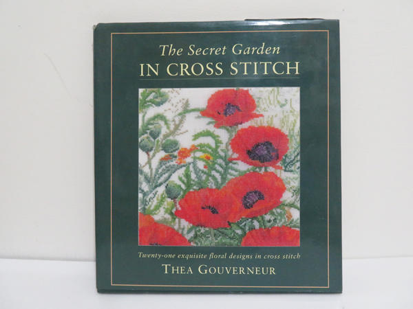 【十字繡外文書】 The Secret Garden in Cross Stitch (Hardcover)-九成新