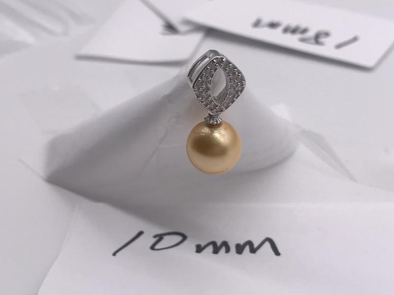 1130天然珍珠貝珠貝寶珠珍珠墜子南洋珍珠貝墜子金色10mm銀白K金O型碎鑽款
