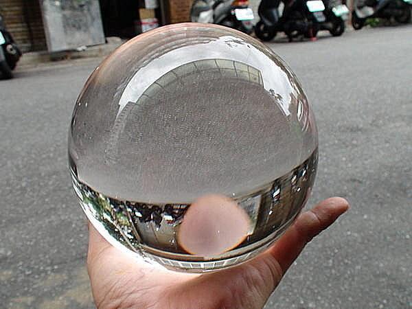 ~shirley 水晶~超大近全美白水晶球~3.942公斤~晶質清透~稀有珍藏~低價起標!
