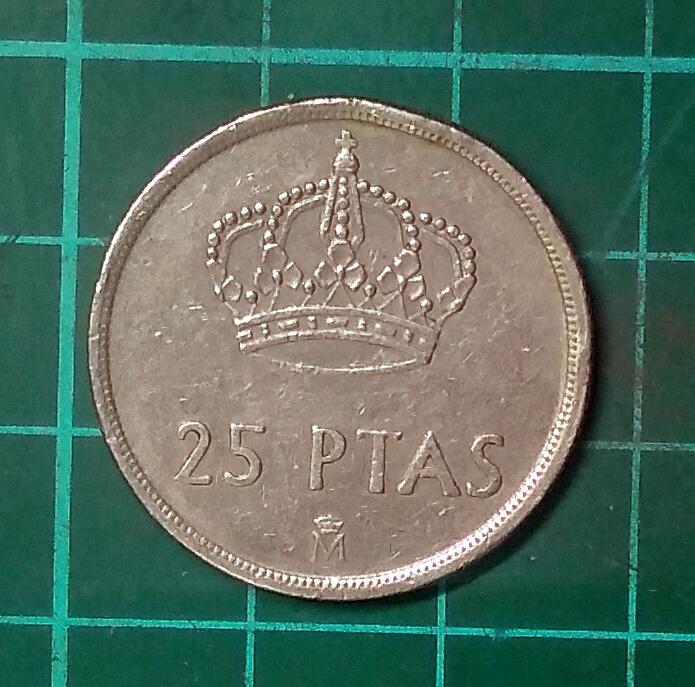 西班牙 1982年  25 比塞塔  銅鎳幣  品相如圖  A507