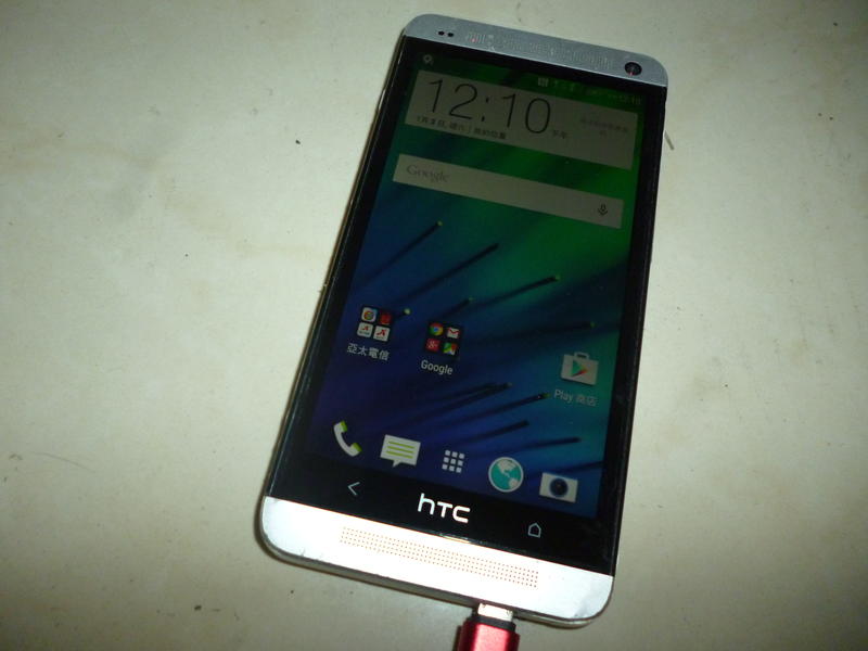 HTC-802e智慧手機500元-功能正常