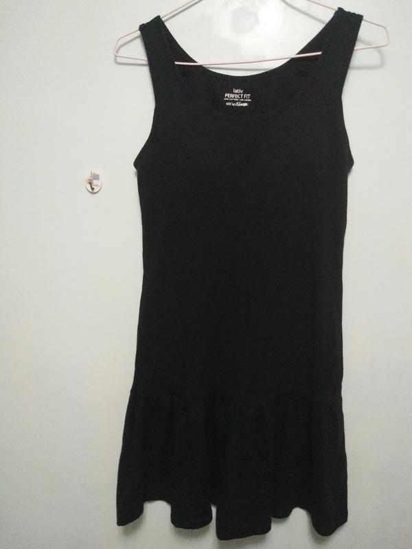 ((Vivi ◆ 拉拉))轉賣~~Lativ 附胸墊背心襯裙洋裝-黑 $100