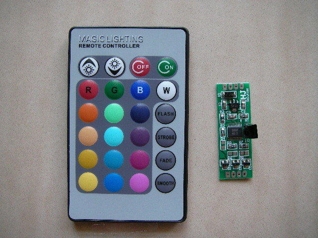 記憶模式RGB迷你小型電路板最新型28段-36段-52段式變化七彩變色LED控制器-可遙控-可觸控式-12V