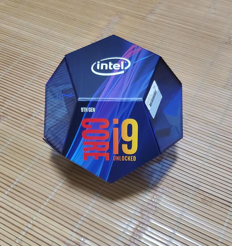 【免運】單賣原廠水晶盒 空盒 Intel Core i9 9900K 完整 水晶盒 收藏品