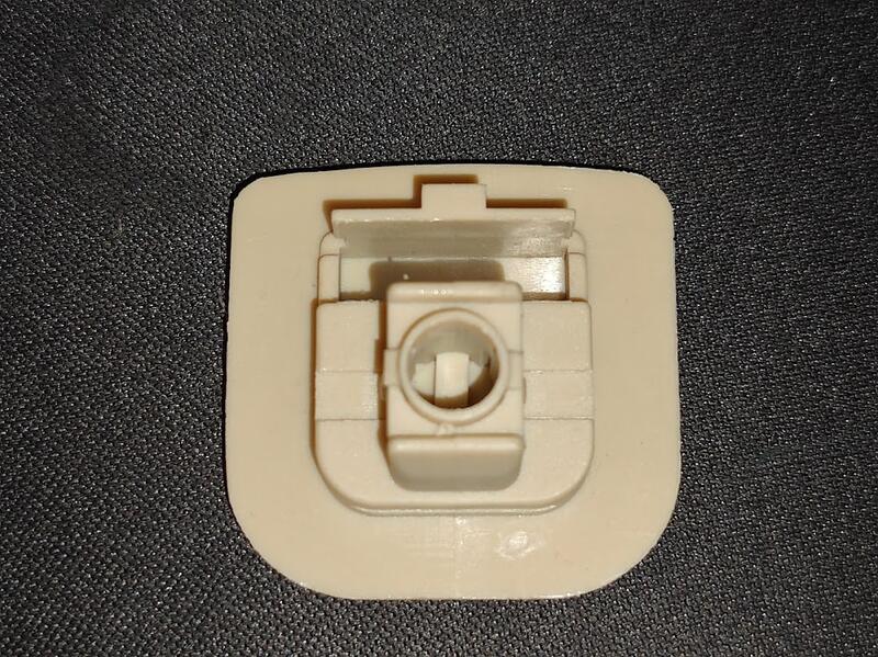 TOYOTA  ALTIS 2001~2006年 後遮陽板 固定扣 後遮陽簾 固定座 米色