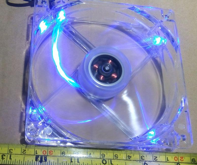 12cm 厚度2.5CM LED 電腦風扇 大4Pin + 小3Pin (無附螺絲)
