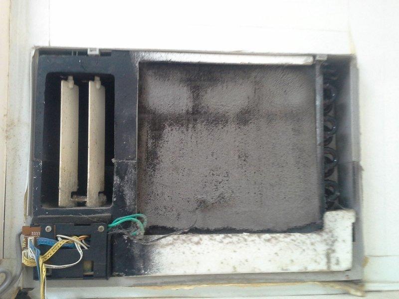 高雄市  前鎮區  窗型 分離式內機 <壁掛>冷氣清洗當場清 約2小時完工 消毒 保養 殺菌 降溫 變冷 