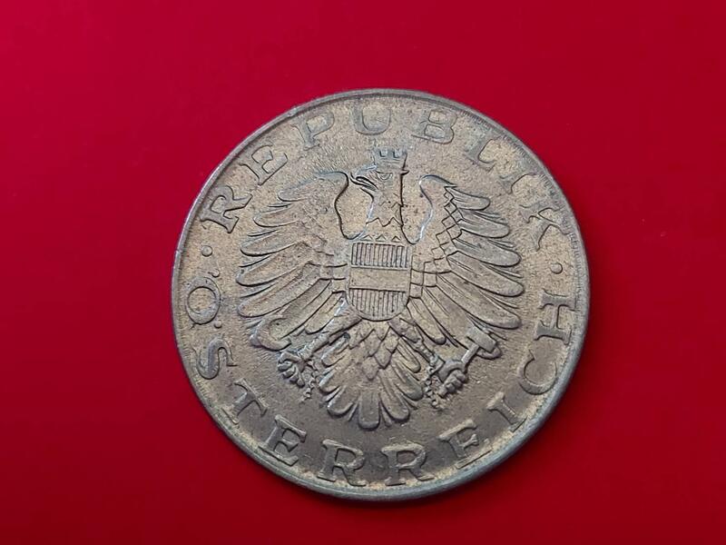 奧地利 10先令 10 Schilling  帝國之鷹 下奧地利州傳統頭飾的女性頭像1974 奧地利早期硬幣 一枚