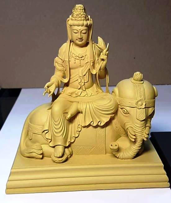 白檀製　釈迦如来・普賢菩薩・文殊菩薩刻　香合佛　仕覆付　共箱　V　R8423 高雄三鳳宮「普賢菩薩」 漢傳佛教四大菩薩之一。「普」，即願行