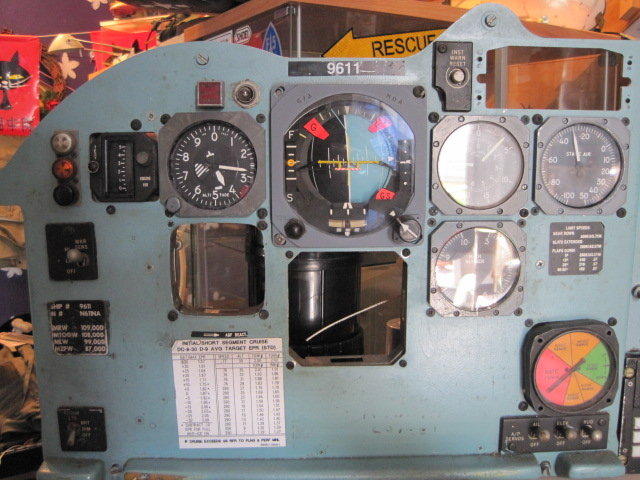 美軍 DC-9 飛機儀表板  正副駕駛